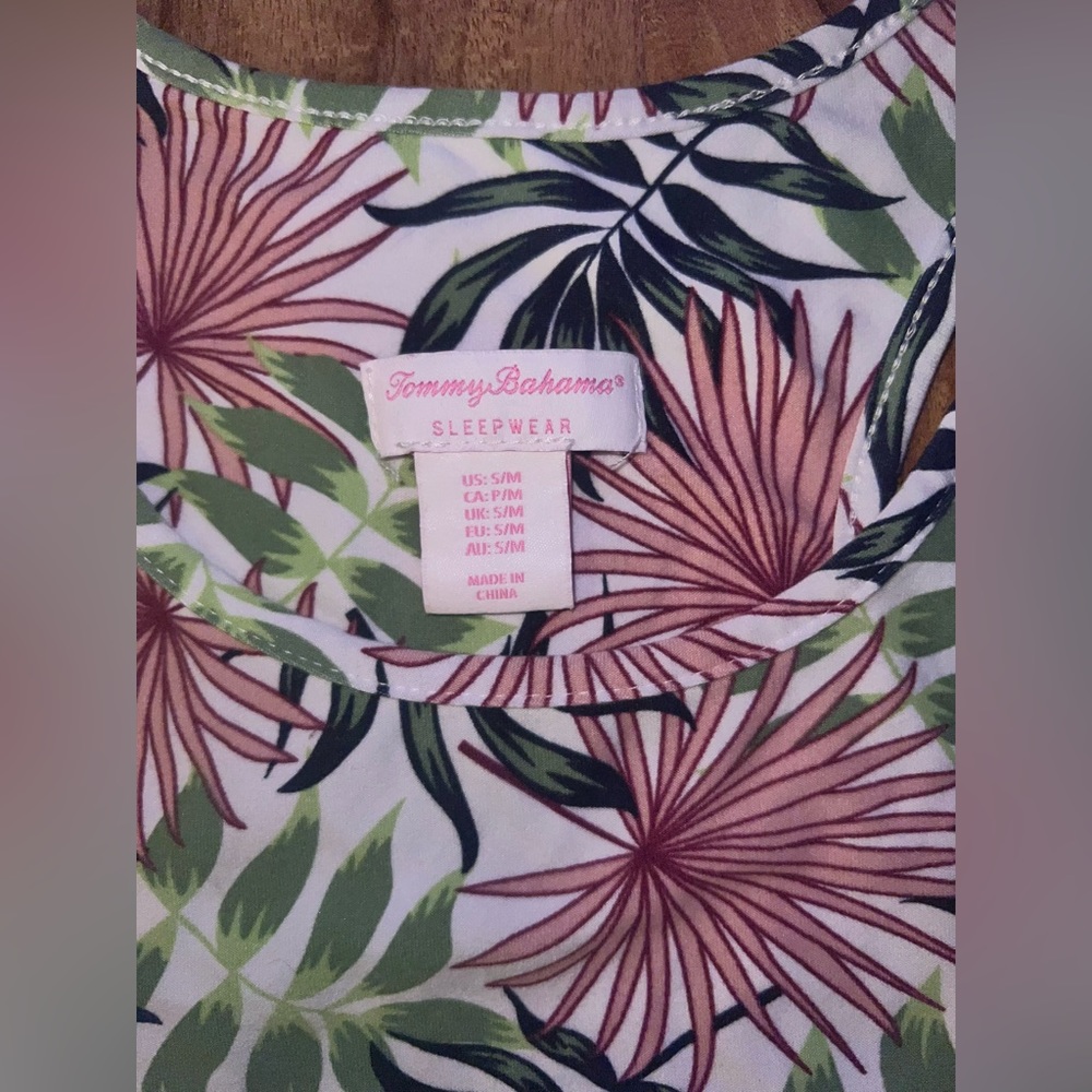 Tommy Bahama Sleepwear top S/M - Picture 2 of 3